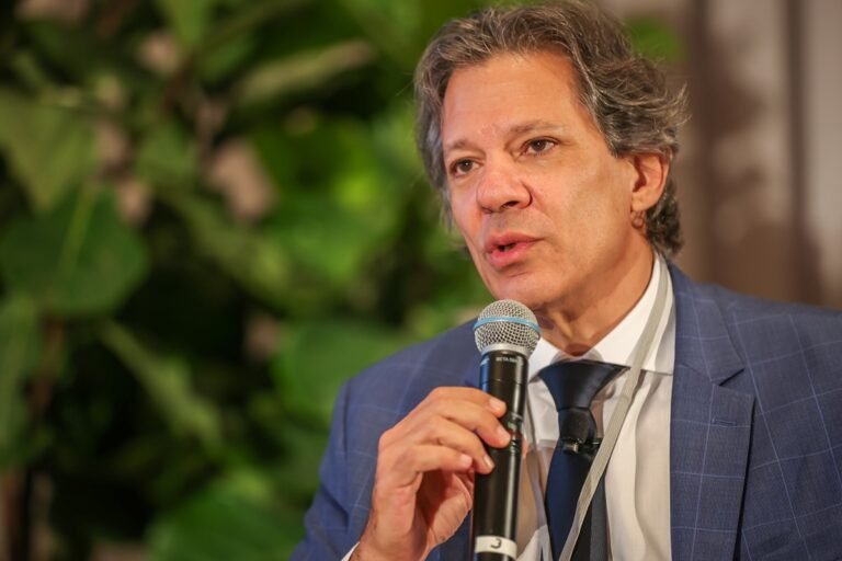 Ampliação da isenção do IR é anunciada à revelia do Congresso Ampliação da isenção do IR é anunciada à revelia do Congresso