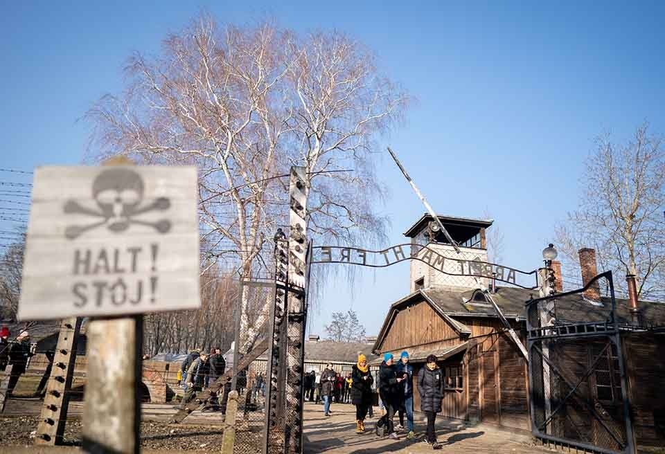 Auschwitz lança site de pesquisa sobre vítimas do Holocausto