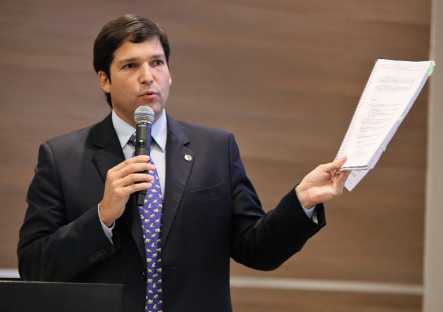 Deputado Robério Negreiros Celebra Aprovação do Reajuste para Servidores do Hemocentro de Brasília