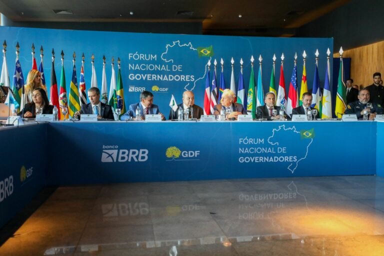 Reforma Tributária e corte de gastos serão debatidos pelos governadores em 10 de dezembro Reforma Tributária e corte de gastos serão debatidos pelos governadores em 10 de dezembro