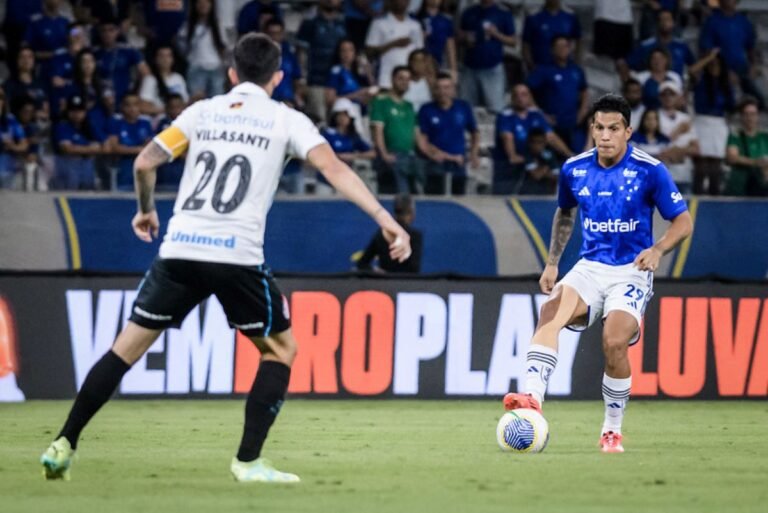 Ruim para os dois: Cruzeiro e Grêmio empatam no Brasileirão Ruim para os dois: Cruzeiro e Grêmio empatam no Brasileirão