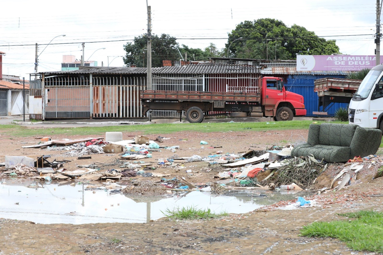 Seis pessoas em situação de rua são acolhidas em ação do GDF