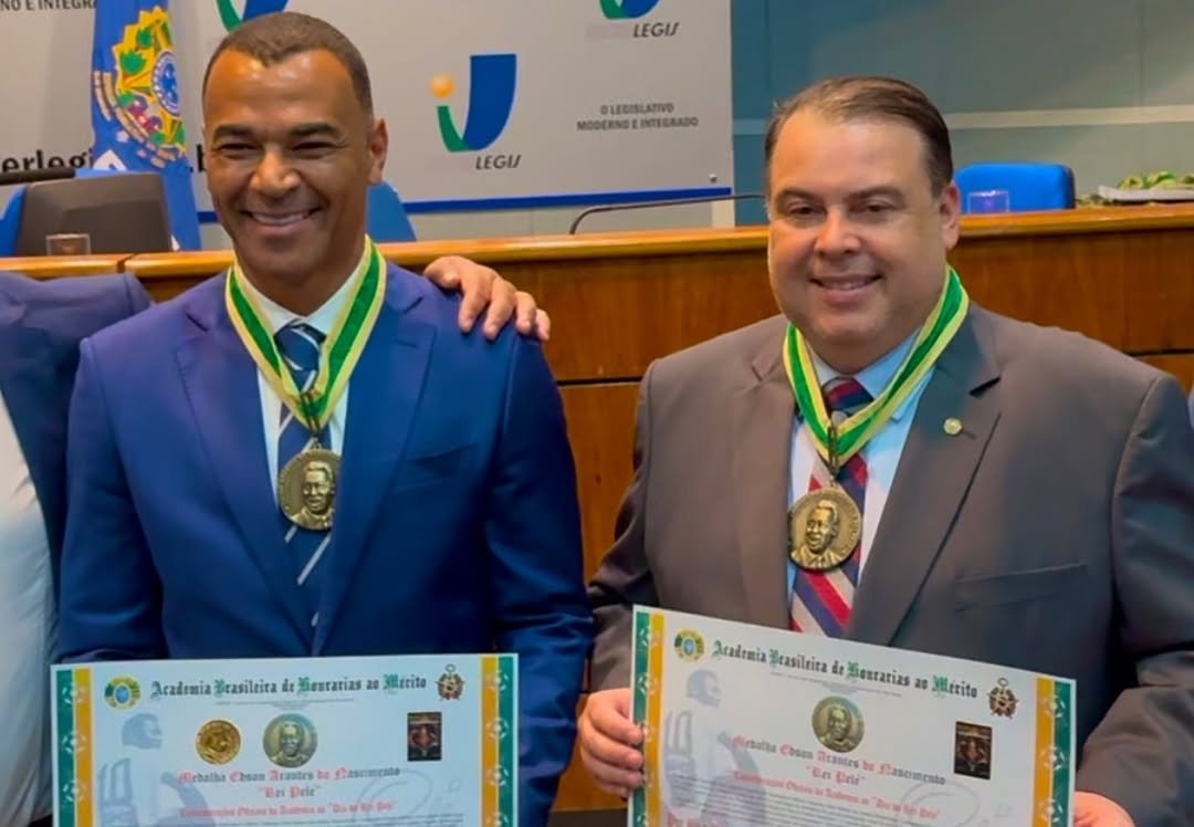 Deputado Federal Julio Cesar Recebe a Medalha Rei Pelé – Personalidade do Ano no Futebol