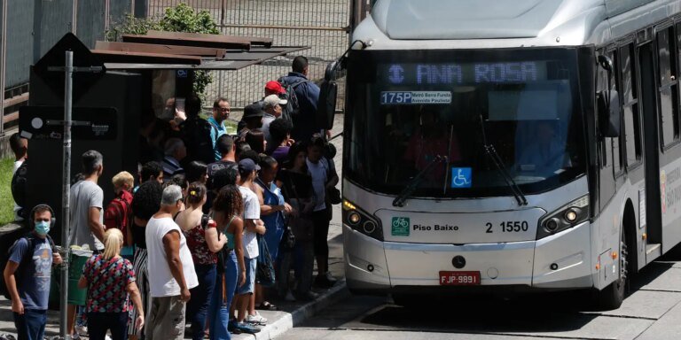 SP: Justiça dá prazo para prefeitura explicar alta da tarifa de ônibus SP: Justiça dá prazo para prefeitura explicar alta da tarifa de ônibus