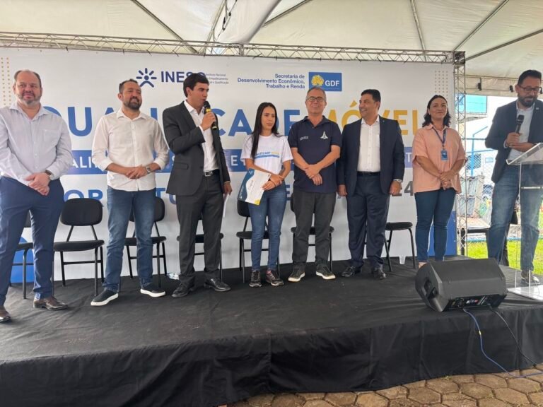 Qualifica DF Móvel forma novos profissionais em Design Gráfico na Cidade Estrutural Qualifica DF Móvel forma novos profissionais em Design Gráfico na Cidade Estrutural
