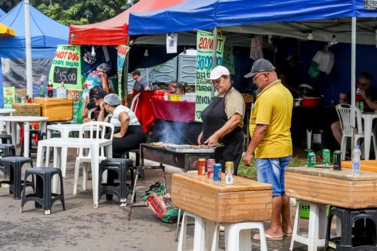 Réveillon na Praça dos Orixás terá 20 vagas de ambulantes na modalidade barraca Réveillon na Praça dos Orixás terá 20 vagas de ambulantes na modalidade barraca