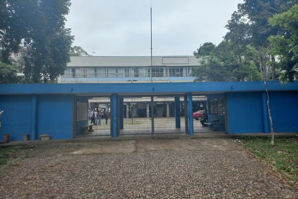 Escola onde Herzog estudou será interditada para obras no centro de SP Escola onde Herzog estudou será interditada para obras no centro de SP