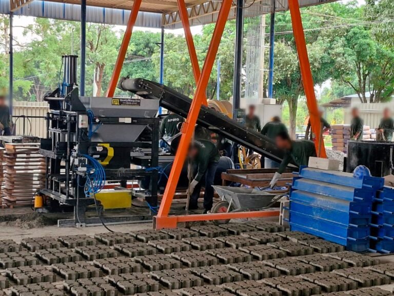 Fábrica de artefatos de concreto oferece chance de recomeço para reeducandos Fábrica de artefatos de concreto oferece chance de recomeço para reeducandos