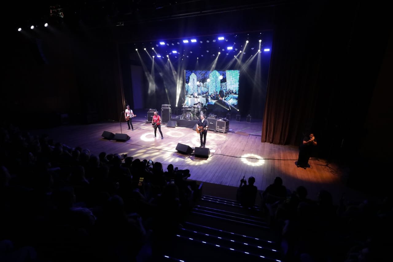 Hoje é Dia de Rock: Plebe Rude volta aos palcos do Teatro Nacional para homenagear o gênero