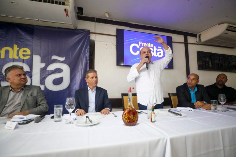 Líderes evangélicos expressam agradecimento ao governo durante almoço Líderes evangélicos expressam agradecimento ao governo durante almoço