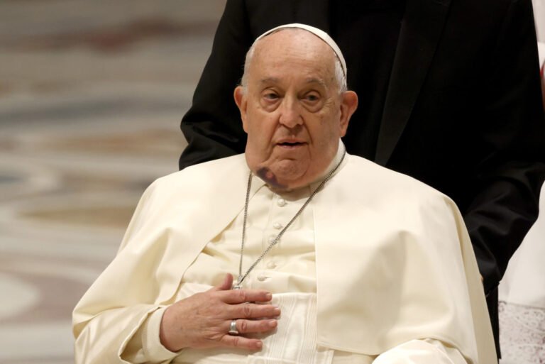 Papa recitará o Angelus de sua casa devido a forte resfriado Papa recitará o Angelus de sua casa devido a forte resfriado
