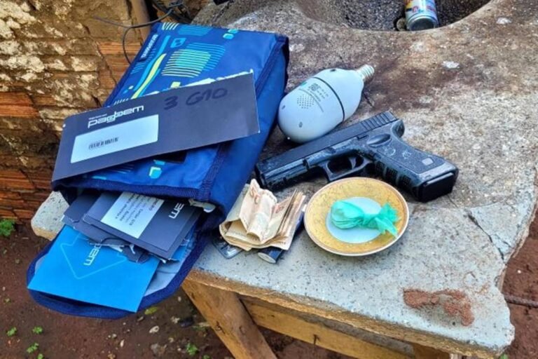 Polícia prende 5 após facção julgar e torturar homem com palmatória Polícia prende 5 após facção julgar e torturar homem com palmatória