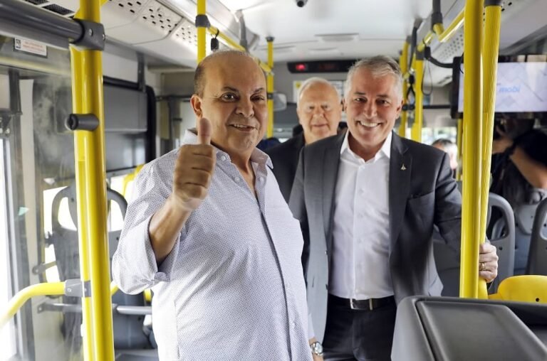 Governo do Distrito Federal entrega 90 novos ônibus para renovar o transporte público Governo do Distrito Federal entrega 90 novos ônibus para renovar o transporte público