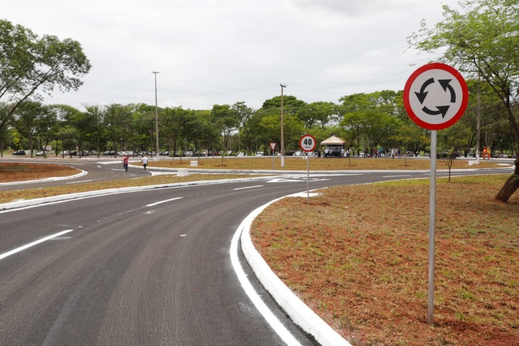 Interdição na Epig altera trânsito na saída do Parque da Cidade pela nova rotatória