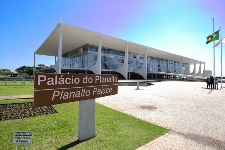 Lula veta projeto do Congresso e decide pagar R$ 60 mil para vítimas da zika — Senado Notícias Lula veta projeto do Congresso e decide pagar R$ 60 mil para vítimas da zika — Senado Notícias