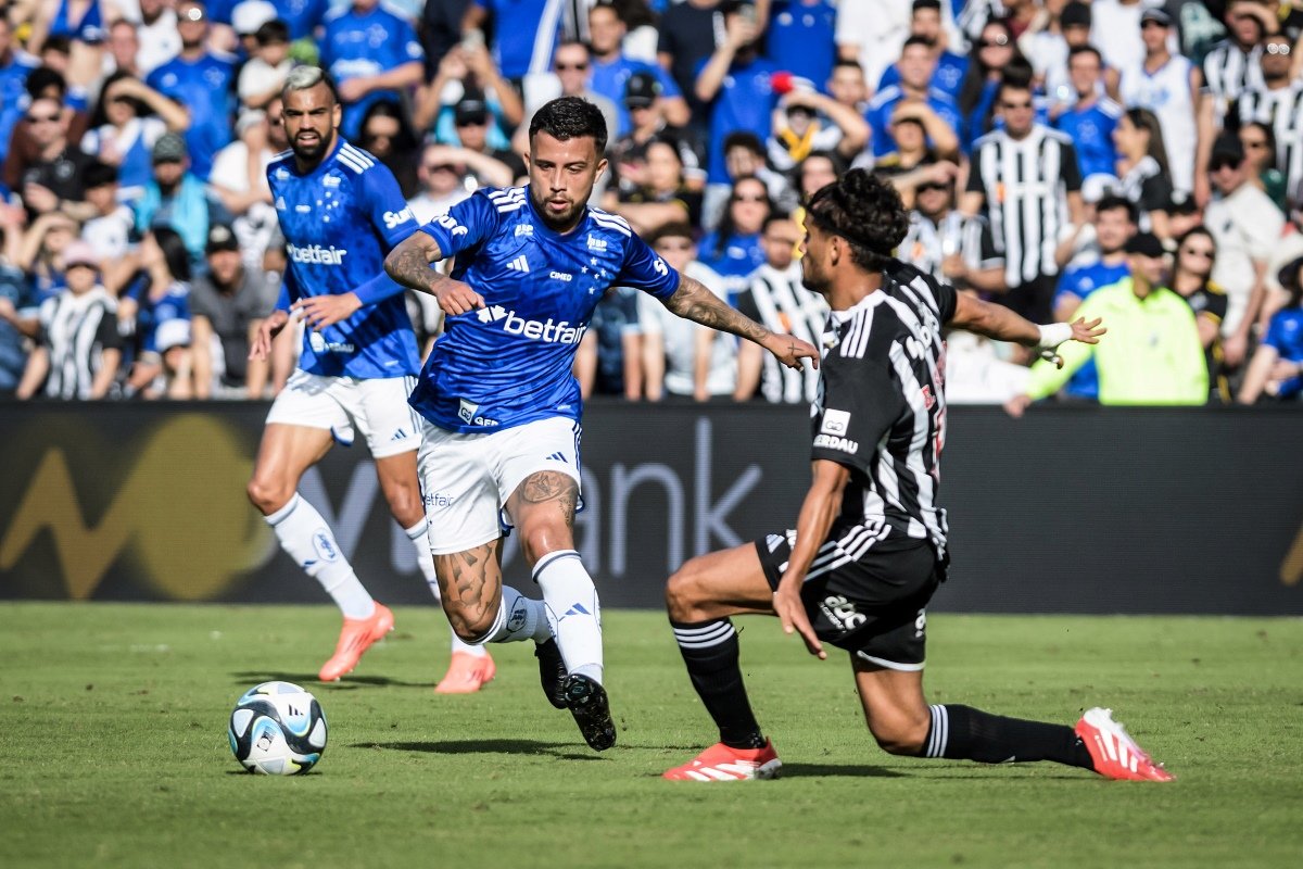 Antes de partida no DF, Cruzeiro empata com Atlético-MG em jogo pegado