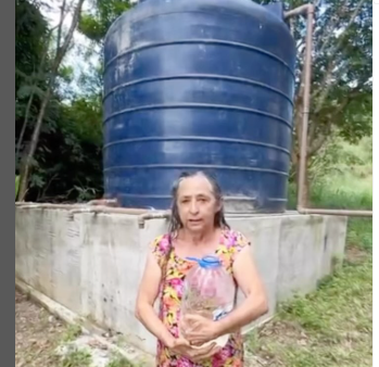 Celina Leão celebra ação que levou água potável à comunidade do Sol Nascente