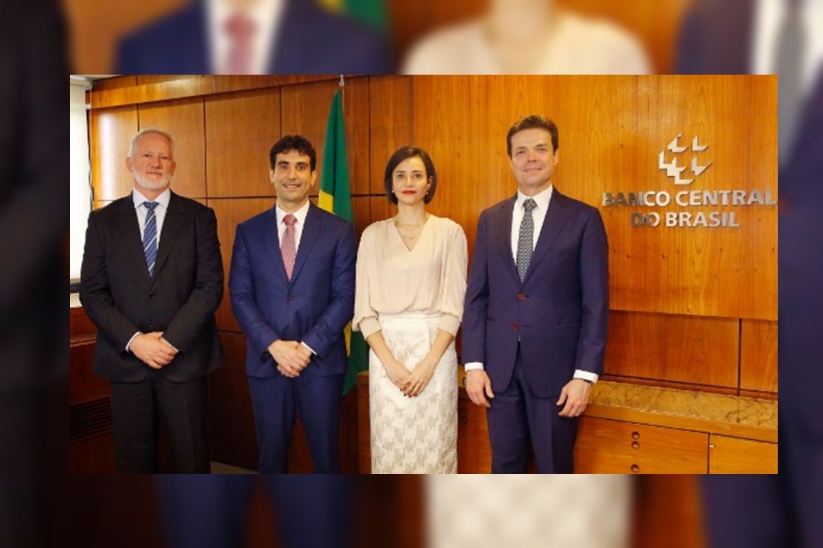 Com Galípolo e diretores, BC publica foto da nova composição do banco