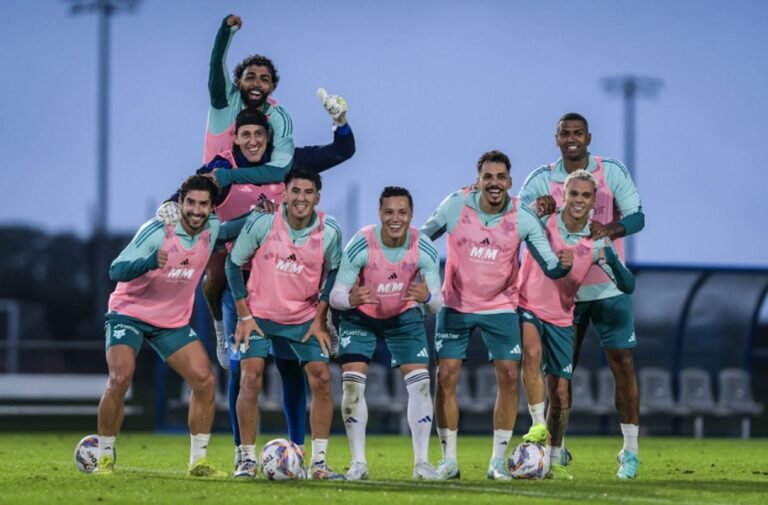 Cruzeiro retorna ao Brasil e já pensa no jogo contra Athletic no DF Cruzeiro retorna ao Brasil e já pensa no jogo contra Athletic no DF