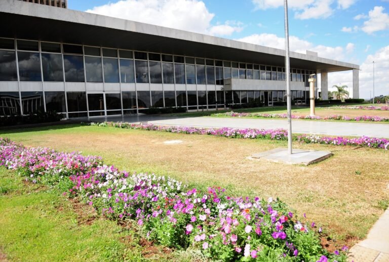 Definido o calendário 2025 de feriados e pontos facultativos no GDF Definido o calendário 2025 de feriados e pontos facultativos no GDF