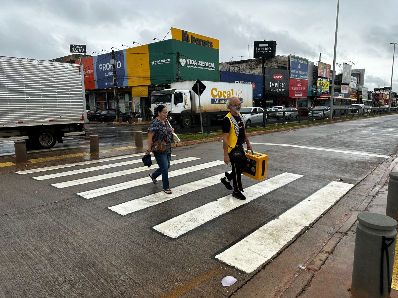 Detran-DF promove ação educativa no centro de Taguatinga