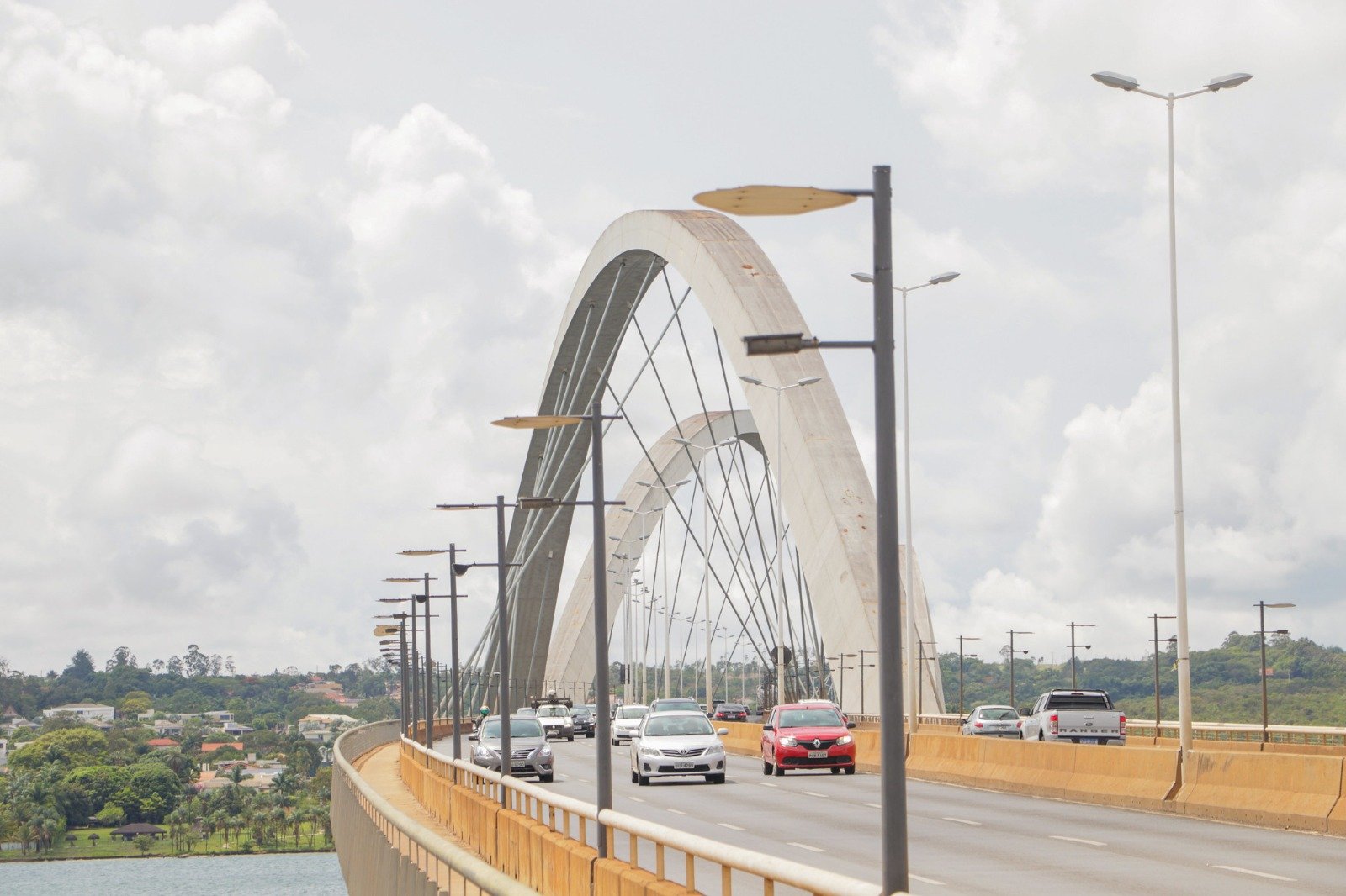 Ponte JK será parcialmente interditada nesta terça (14) para serviços de manutenção