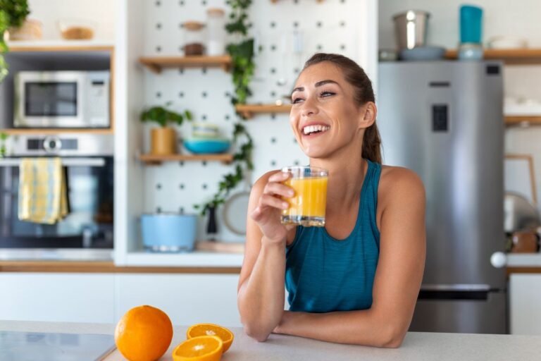 Suco anti-inflamatório te ajuda a desinchar e queimar gordura; confira