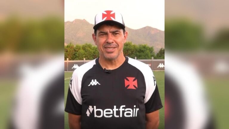 Treinador do Vasco convoca torcida para jogão em Manaus Treinador do Vasco convoca torcida para jogão em Manaus