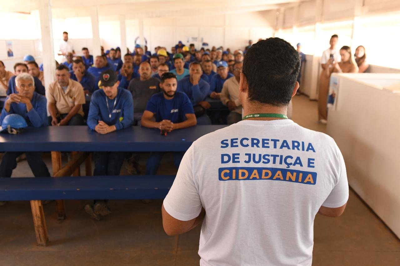 ‘Conversa com Eles’ debateu violência doméstica com mil trabalhadores da construção civil em 2024