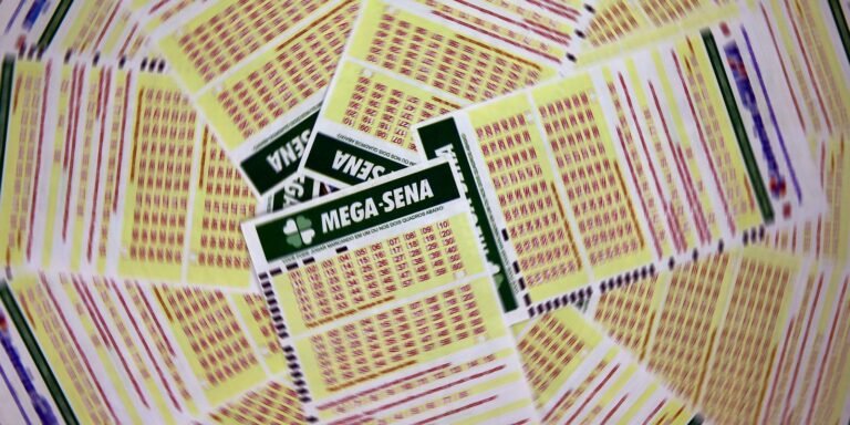 Mega-Sena acumula e prêmio vai a R$ 30 milhões Mega-Sena acumula e prêmio vai a R$ 30 milhões