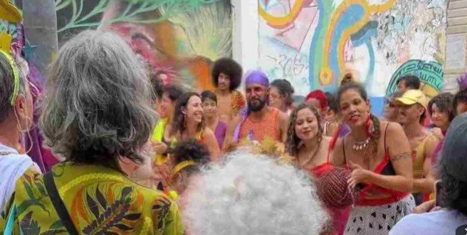 9685 Carnaval Antecipado: Bloco da Terceirona Agita o Cruzeiro!