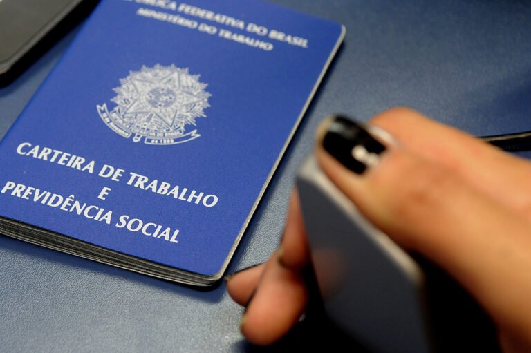 DF tem mais de 400 vagas de emprego abertas nesta quarta-feira (19) DF tem mais de 400 vagas de emprego abertas nesta quarta-feira (19)