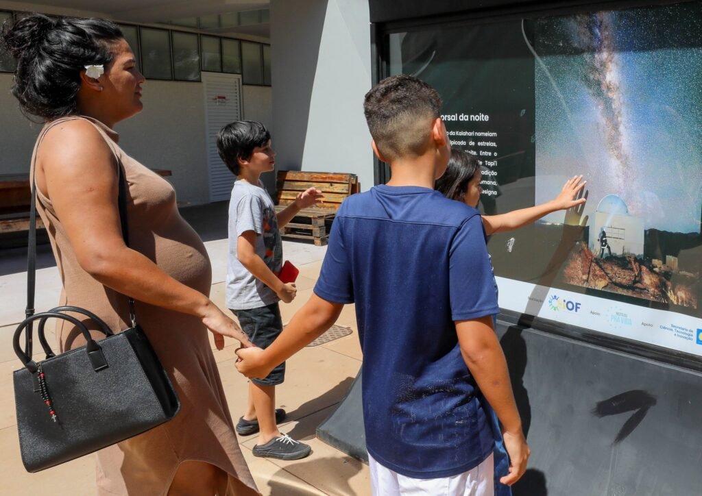 Projeto Viagem na Via Láctea proporciona experiência imersiva e gratuita no Planetário de Brasília