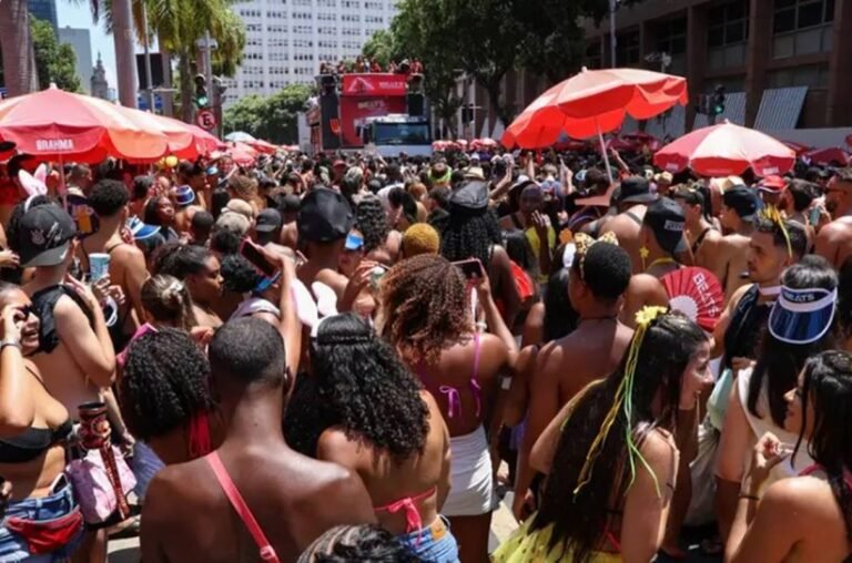 Partiu bloquinho? Saiba como não cair em golpes no Carnaval Partiu bloquinho? Saiba como não cair em golpes no Carnaval