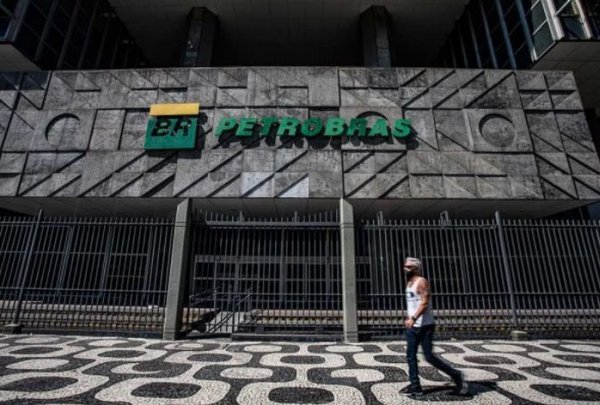 Com categoria insatisfeita, Petrobras adia decisão sobre teletrabalho