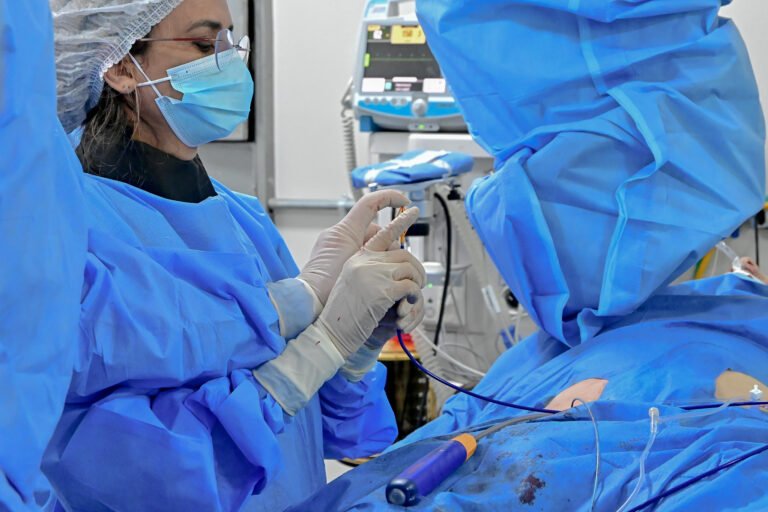 IgesDF abre processo seletivo para médicos e enfermeiros com salários de até R$ 17 mil IgesDF abre processo seletivo para médicos e enfermeiros com salários de até R$ 17 mil