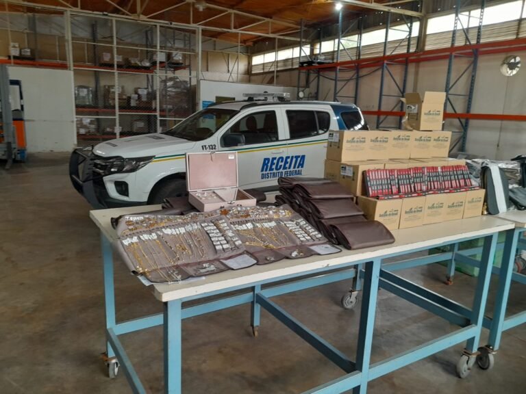 Receita do DF flagra R$ 800 mil em produtos sem nota fiscal no fim de semana Receita do DF flagra R$ 800 mil em produtos sem nota fiscal no fim de semana