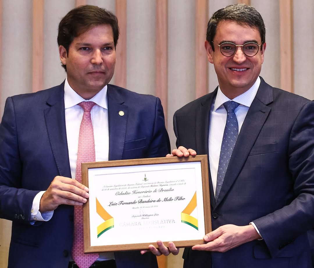 Robério Negreiros preside sessão solene de entrega do título de Cidadão Honorário de Brasília