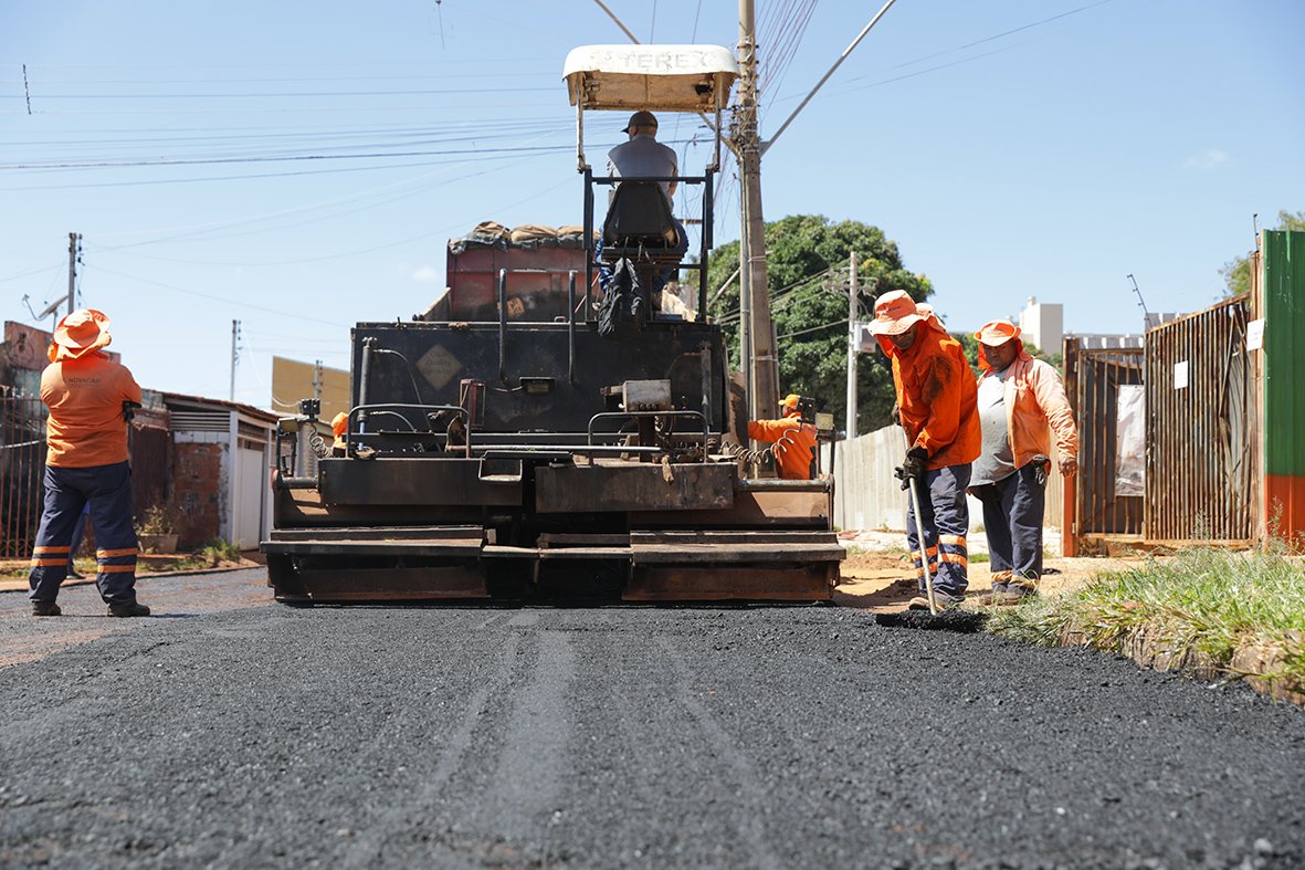 Via que liga a Hélio Prates à Elmo Serejo, em Taguatinga, ganha nova pavimentação asfáltica