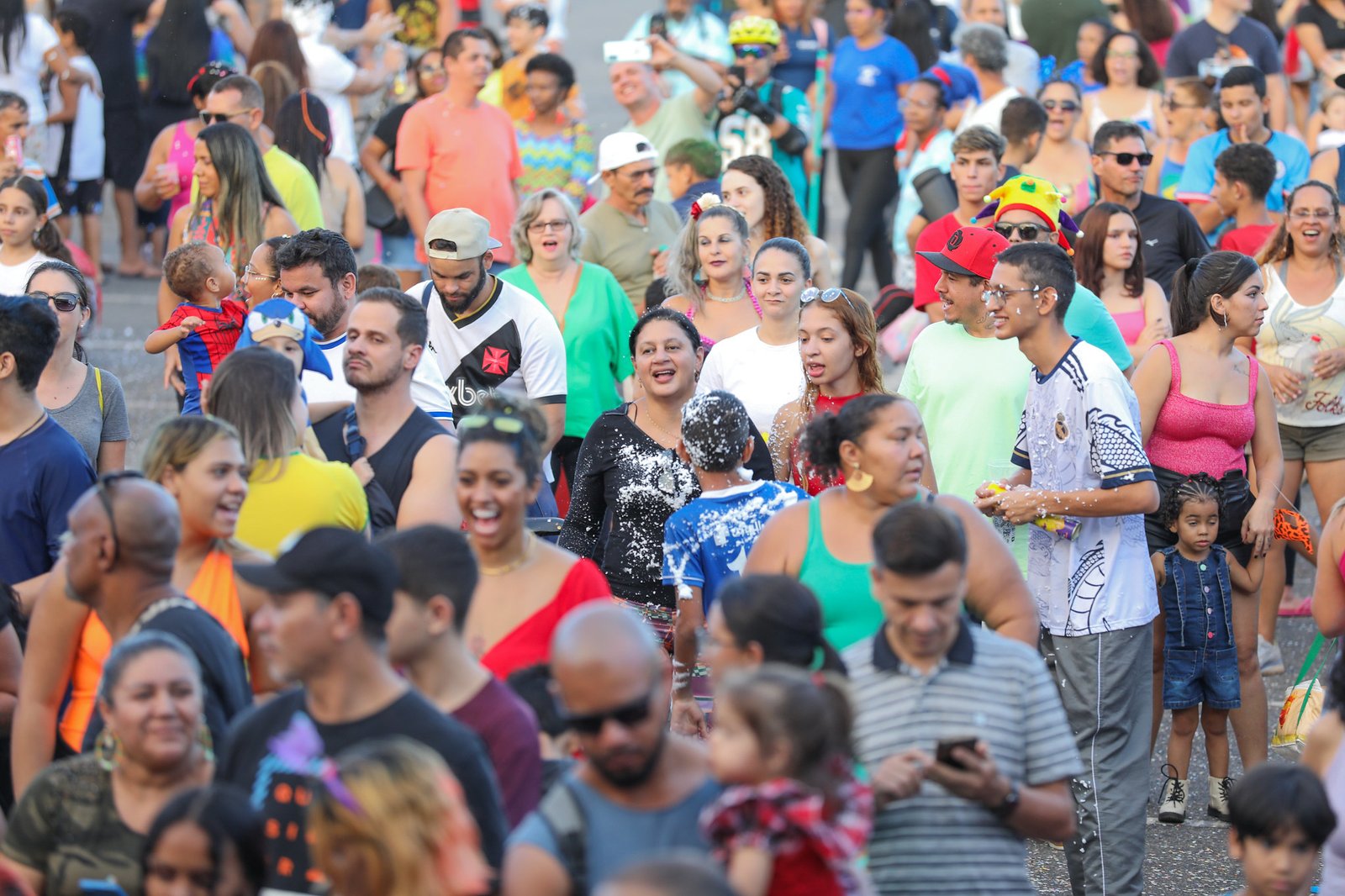 Feira de troca de livros, filmes e folia pós-Carnaval são destaques do fim de semana 