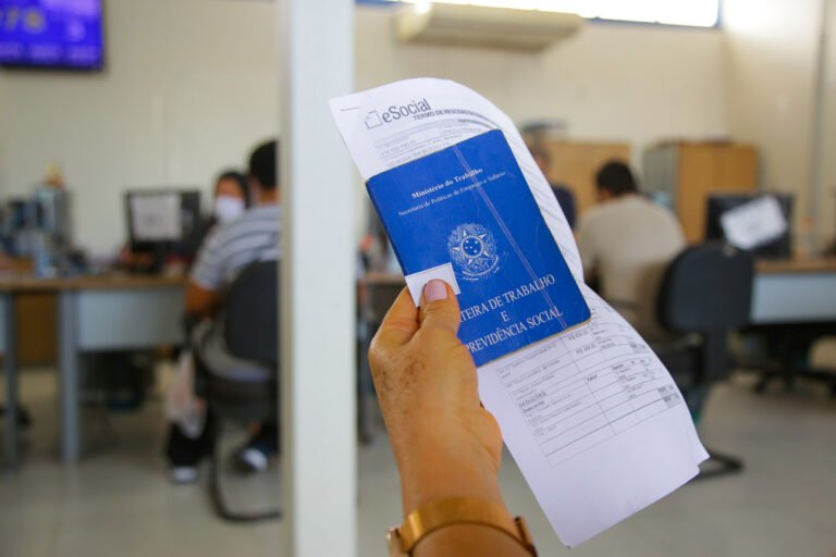 Agência do trabalhador têm 808 vagas abertas nesta terça-feira (18) Agência do trabalhador têm 808 vagas abertas nesta terça-feira (18)