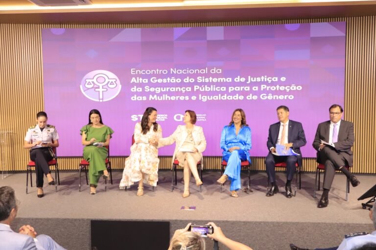 GDF participa de evento inédito sobre sistema de justiça e de segurança com foco na proteção das mulheres GDF participa de evento inédito sobre sistema de justiça e de segurança com foco na proteção das mulheres