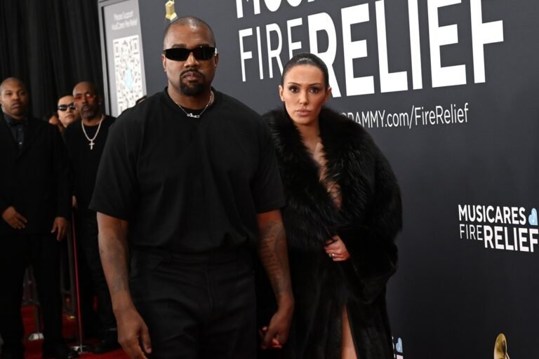 Kanye West volta a publicar fotos nuas de Bianca Censori na web; veja Kanye West volta a publicar fotos nuas de Bianca Censori na web; veja