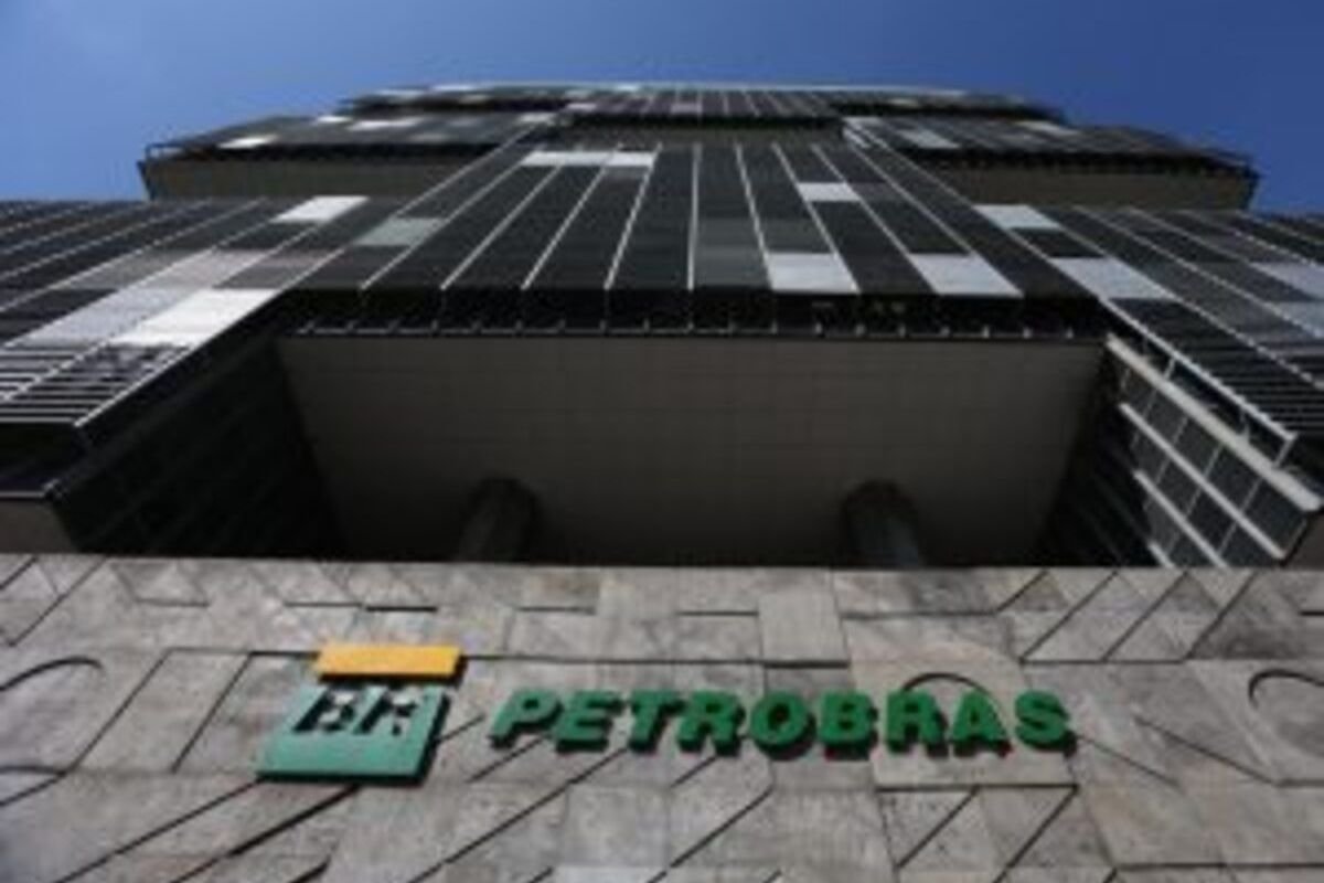 Em clima tenso, Petrobras e sindicatos debatem redução do teletrabalho