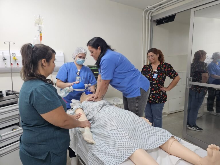 Profissionais de saúde do HRSM participam de capacitações na área de assistência Profissionais de saúde do HRSM participam de capacitações na área de assistência