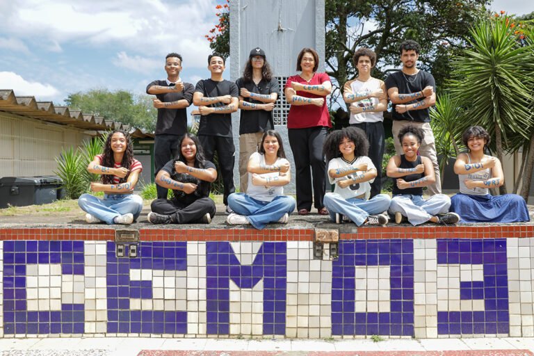 Projeto do CEM 3 de Taguatinga impulsiona alunos a passar no vestibular Projeto do CEM 3 de Taguatinga impulsiona alunos a passar no vestibular