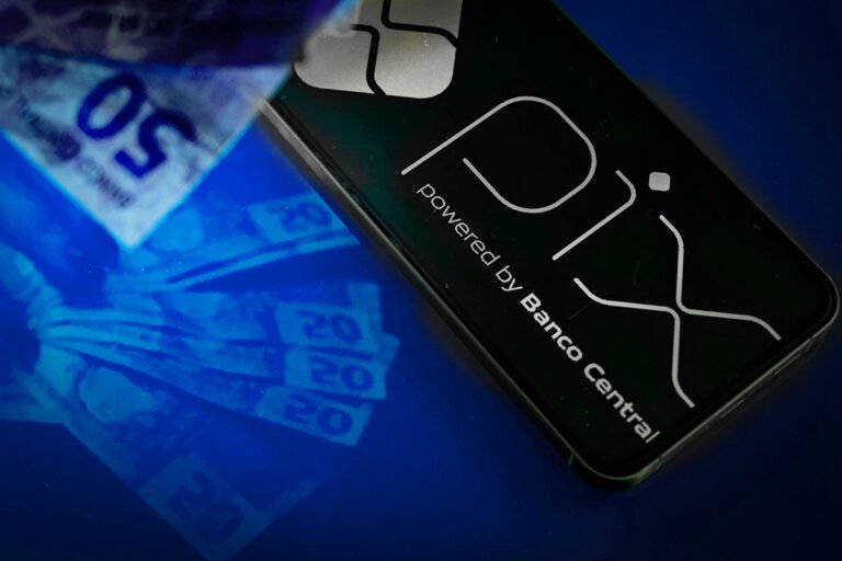 CLT que faz “bicos” e recebe pagamentos via Pix será taxado? Entenda CLT que faz “bicos” e recebe pagamentos via Pix será taxado? Entenda