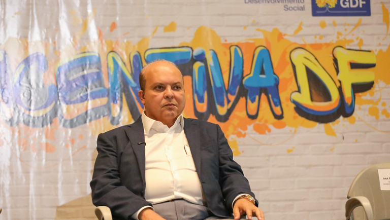 Governador Ibaneis lança o “Incentiva DF”, programa que apoia jovens com auxílio financeiro para permanência na escola Governador Ibaneis lança o “Incentiva DF”, programa que apoia jovens com auxílio financeiro para permanência na escola