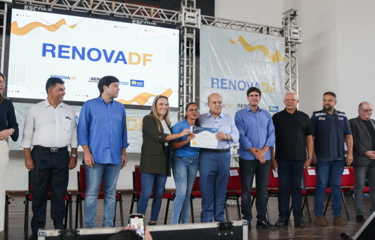 Governador Ibaneis participa da formatura de mais de mil alunos do Renova DF e reforça compromisso com políticas que transformam vidas