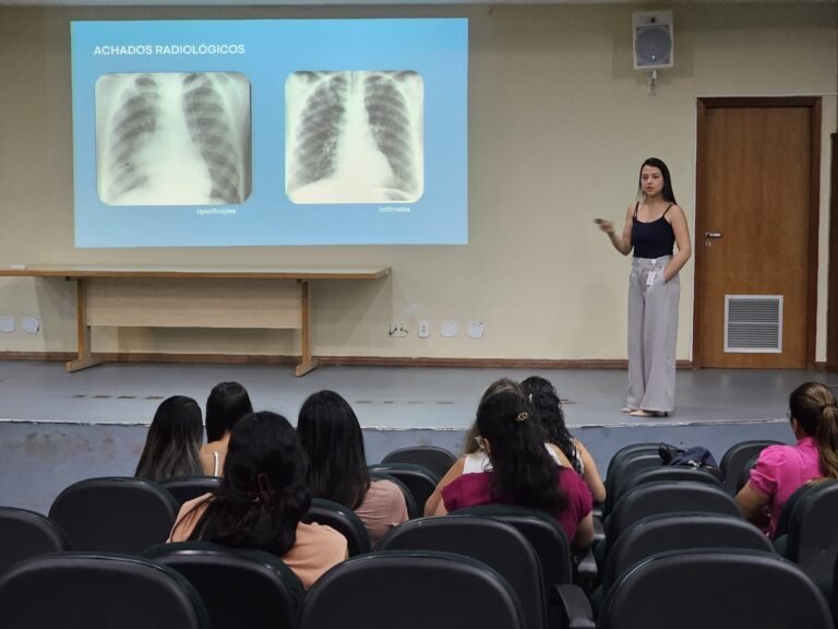 Colaboradores recebem capacitação focada na prevenção de pneumonia associada à ventilação mecânica Colaboradores recebem capacitação focada na prevenção de pneumonia associada à ventilação mecânica